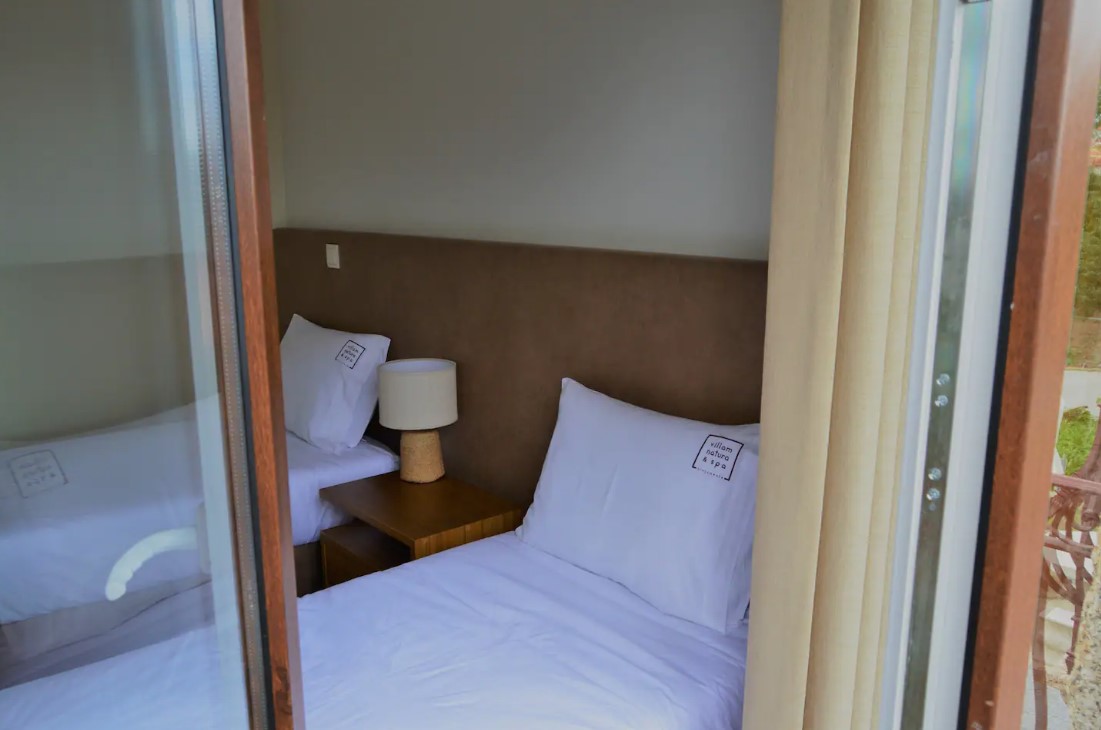1 or 2 Person, Twin Bed Shared Room - Porto, Portugal 2023 - Image 5