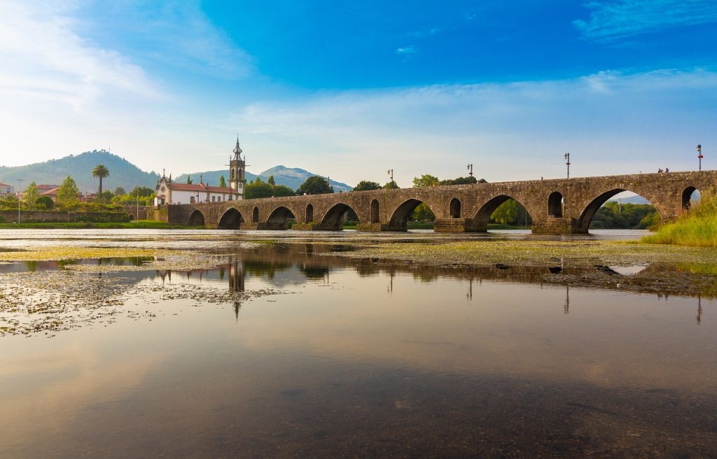 ponte de lima, rio lima, portugal-4432194.jpg