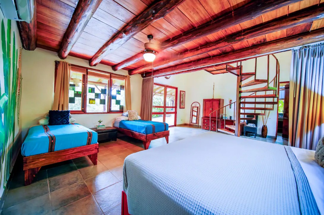 Jungle Villa 1, Floor 1 Shared Room - Costa Rica 2024 - Image 2