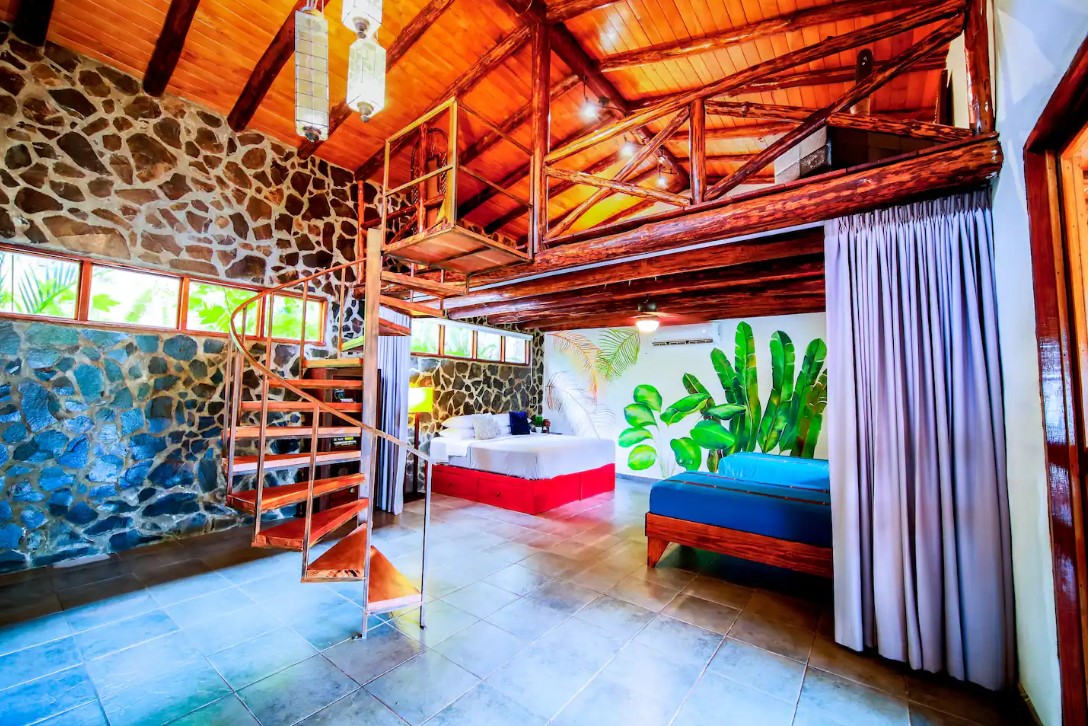 Jungle Villa 1, Floor 1 Shared Room - Costa Rica 2024