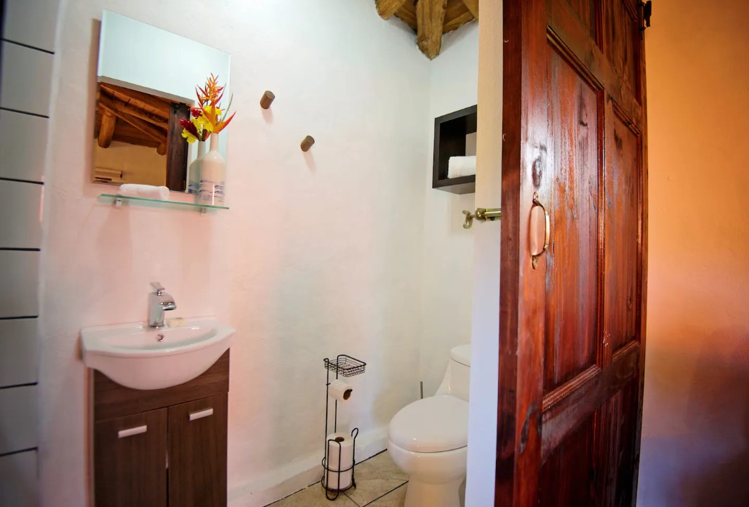 Jungle Villa 2, Floor 2 Shared Room - Costa Rica 2024 - Image 5