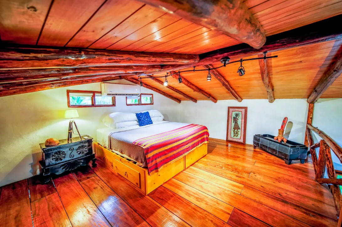 Jungle Villa 1, Floor 2 Semi-Private Room - Costa Rica 2024