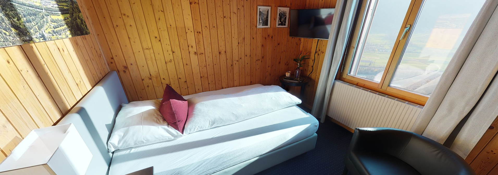 1 Person, Twin Bed Room - Switzerland 2025 - Image 3
