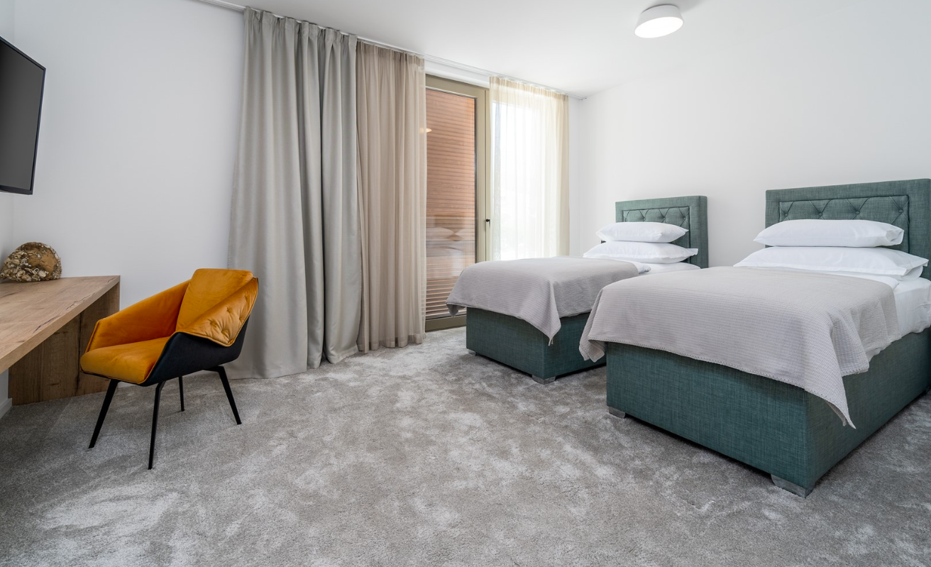 1 Person, Twin Bed Shared Room - Croatia 2025