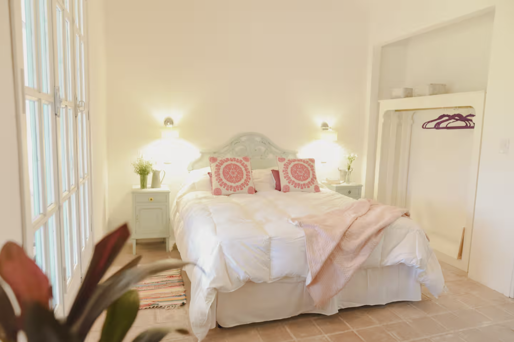 1 Person, Queen Bed Room With Private Bath - Argentina 2026